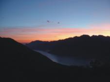 Der Gardasee bei Nacht